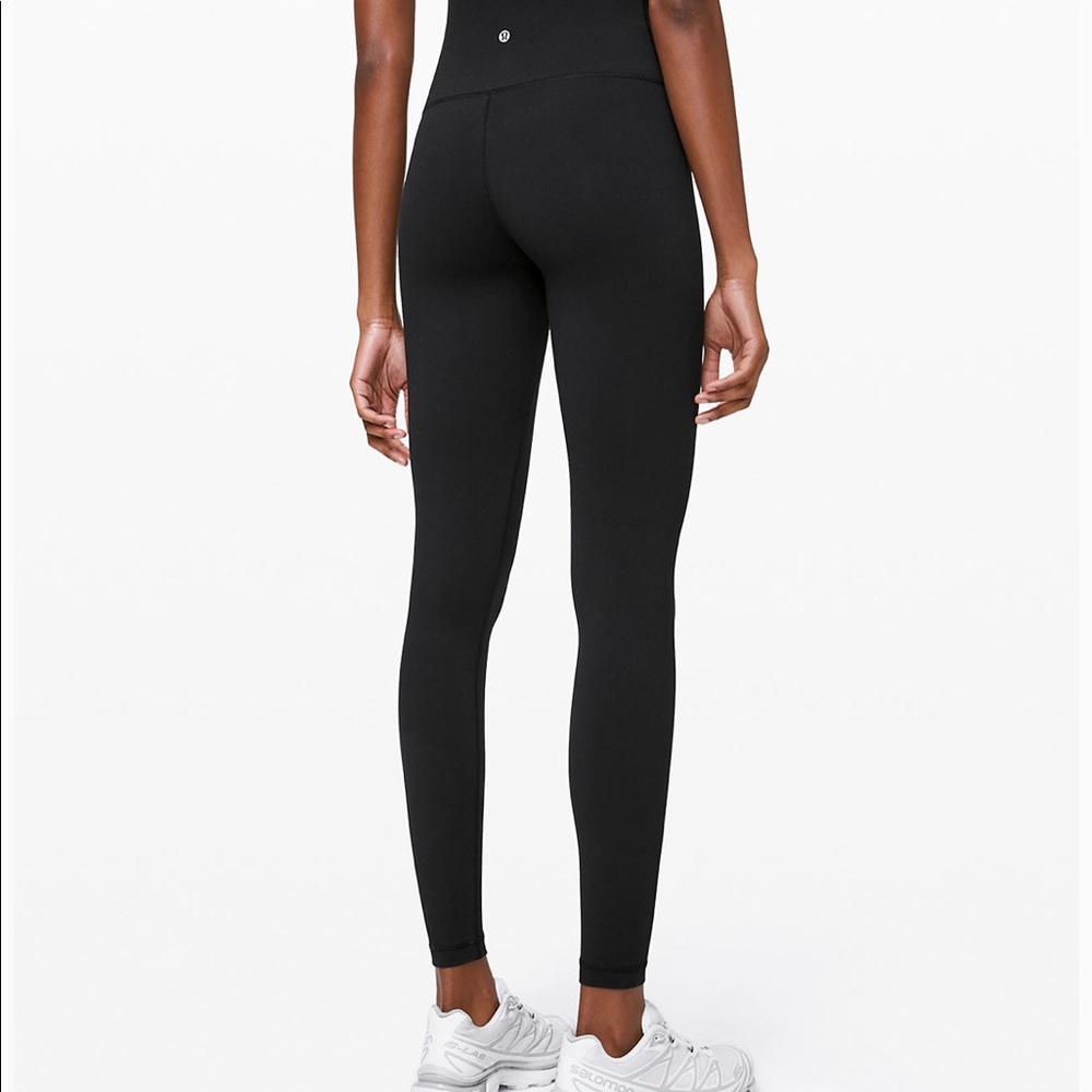 Lululemon Black Wunder Under Leggings 12